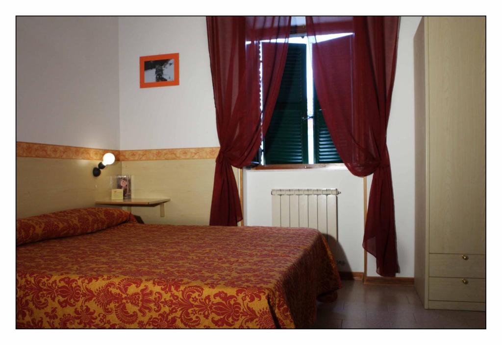 Hotel Due Torri San Severino Marche Pokój zdjęcie