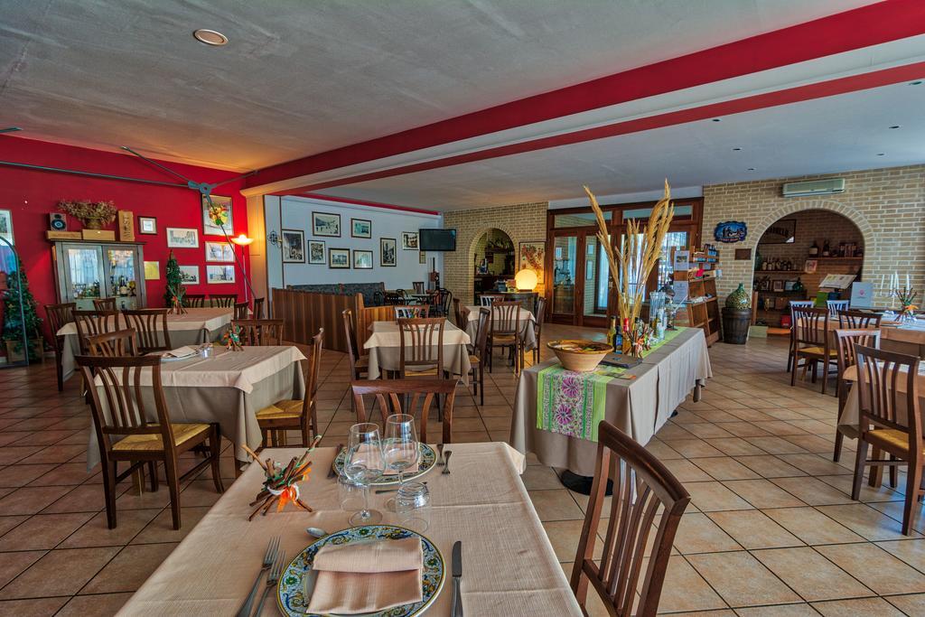 Hotel Due Torri San Severino Marche Zewnętrze zdjęcie