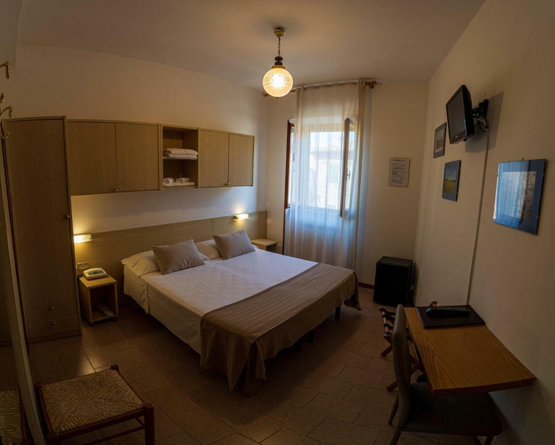 Hotel Due Torri San Severino Marche Zewnętrze zdjęcie