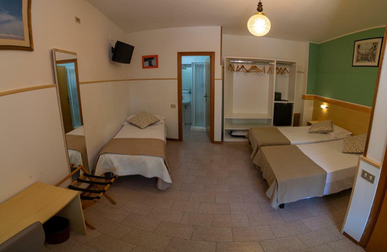 Hotel Due Torri San Severino Marche Zewnętrze zdjęcie